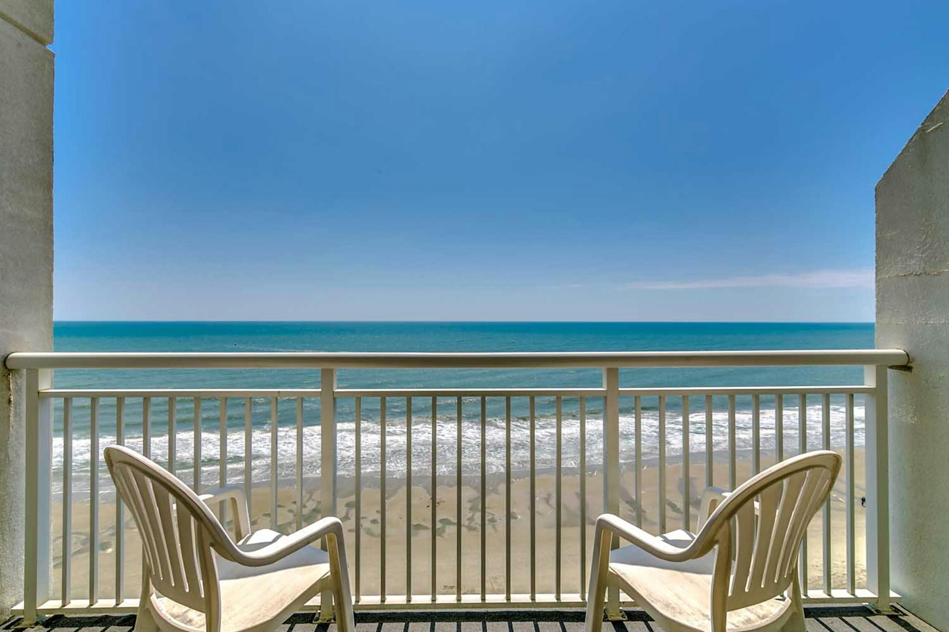 Sandy Beach Resort - 1 Bedroom Oceanfront King Deluxe - Palmetto