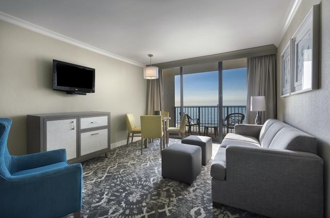 Breakers Resort - 1 Bedroom Oceanfront King Suite