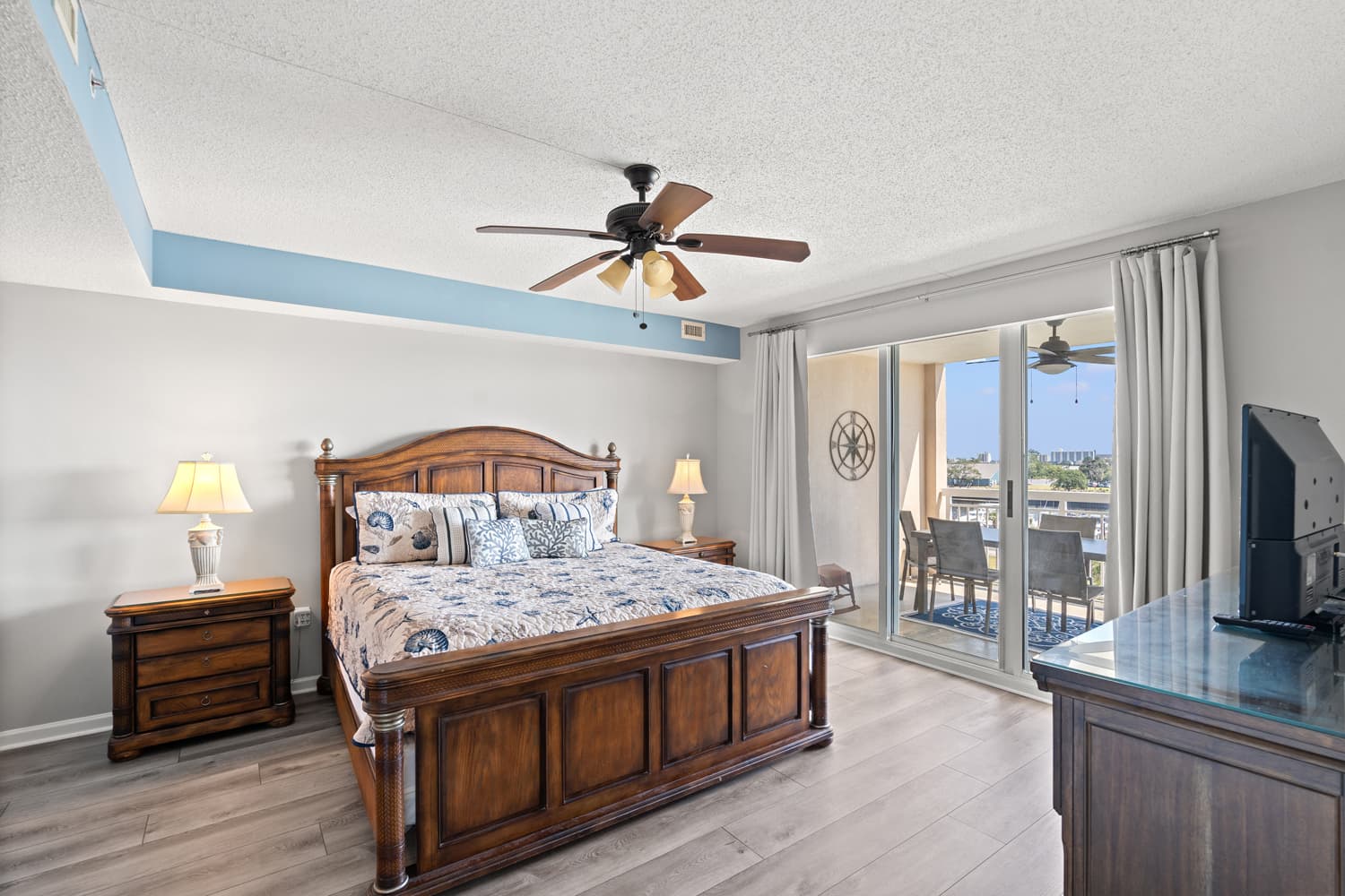 Barefoot North Tower - 504