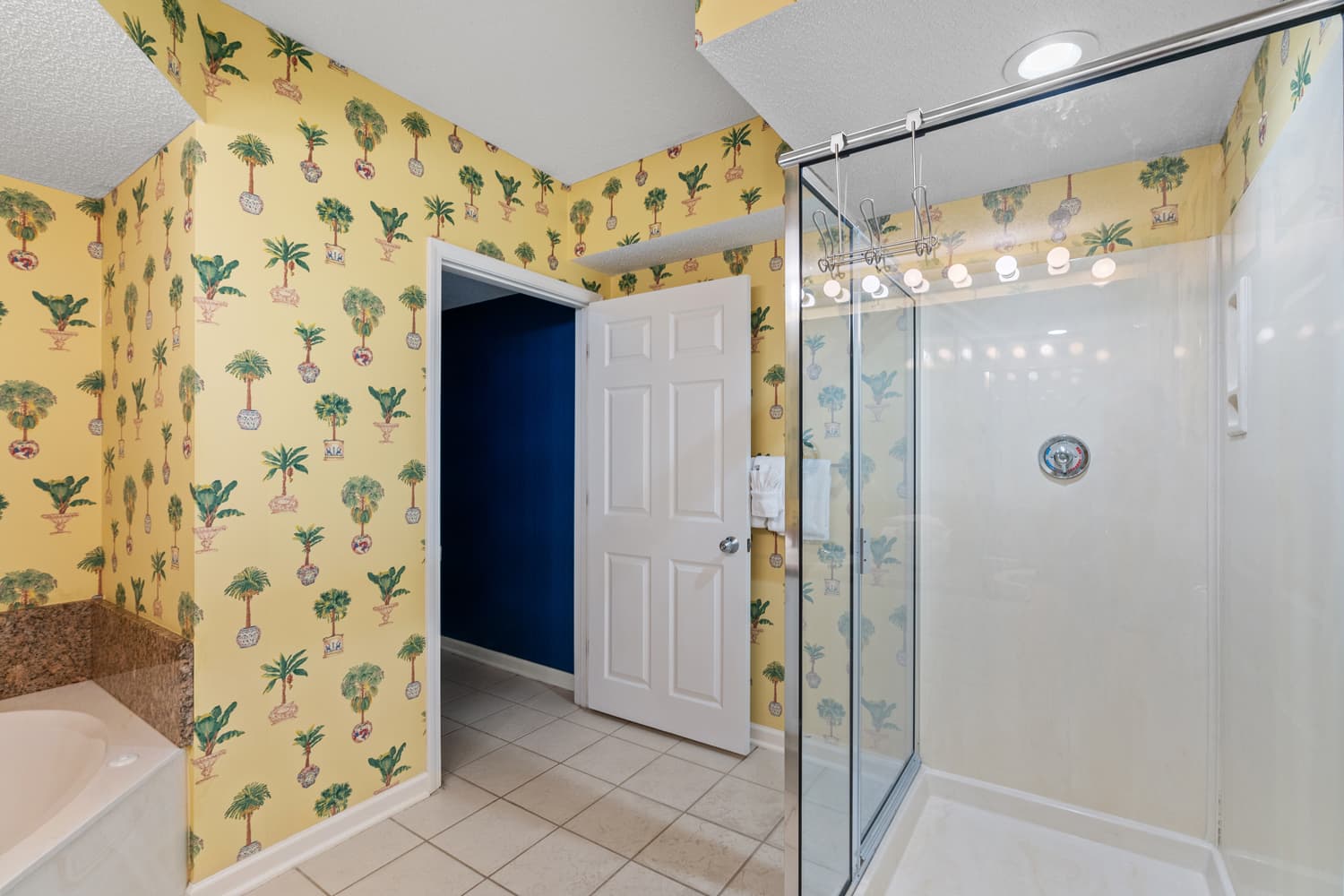 Barefoot North Tower - 609