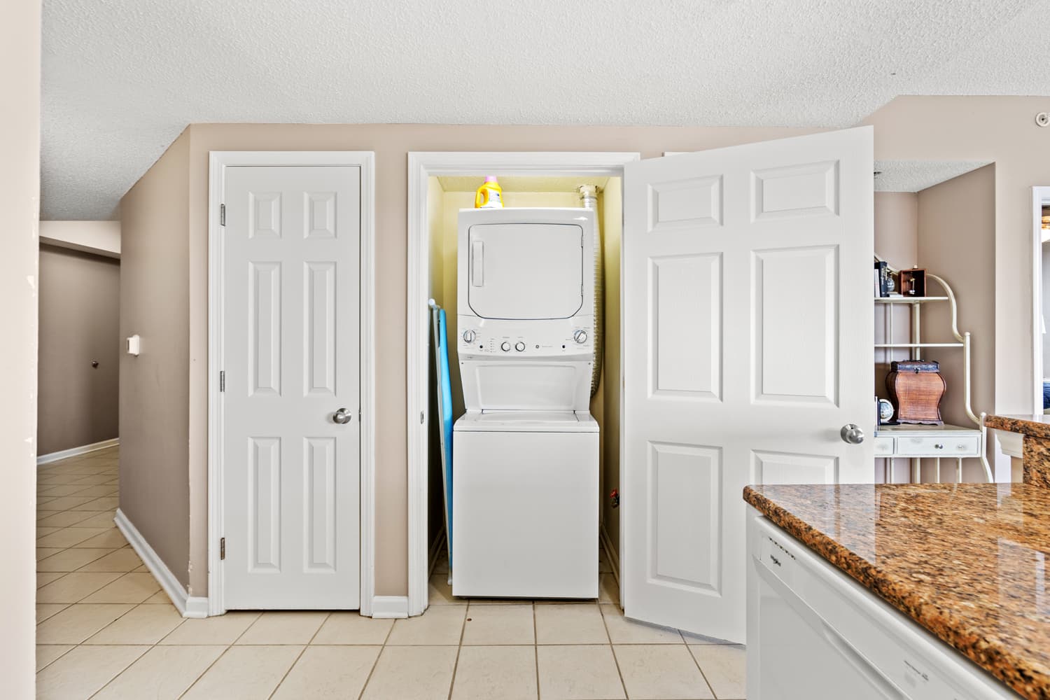 Barefoot North Tower - 609