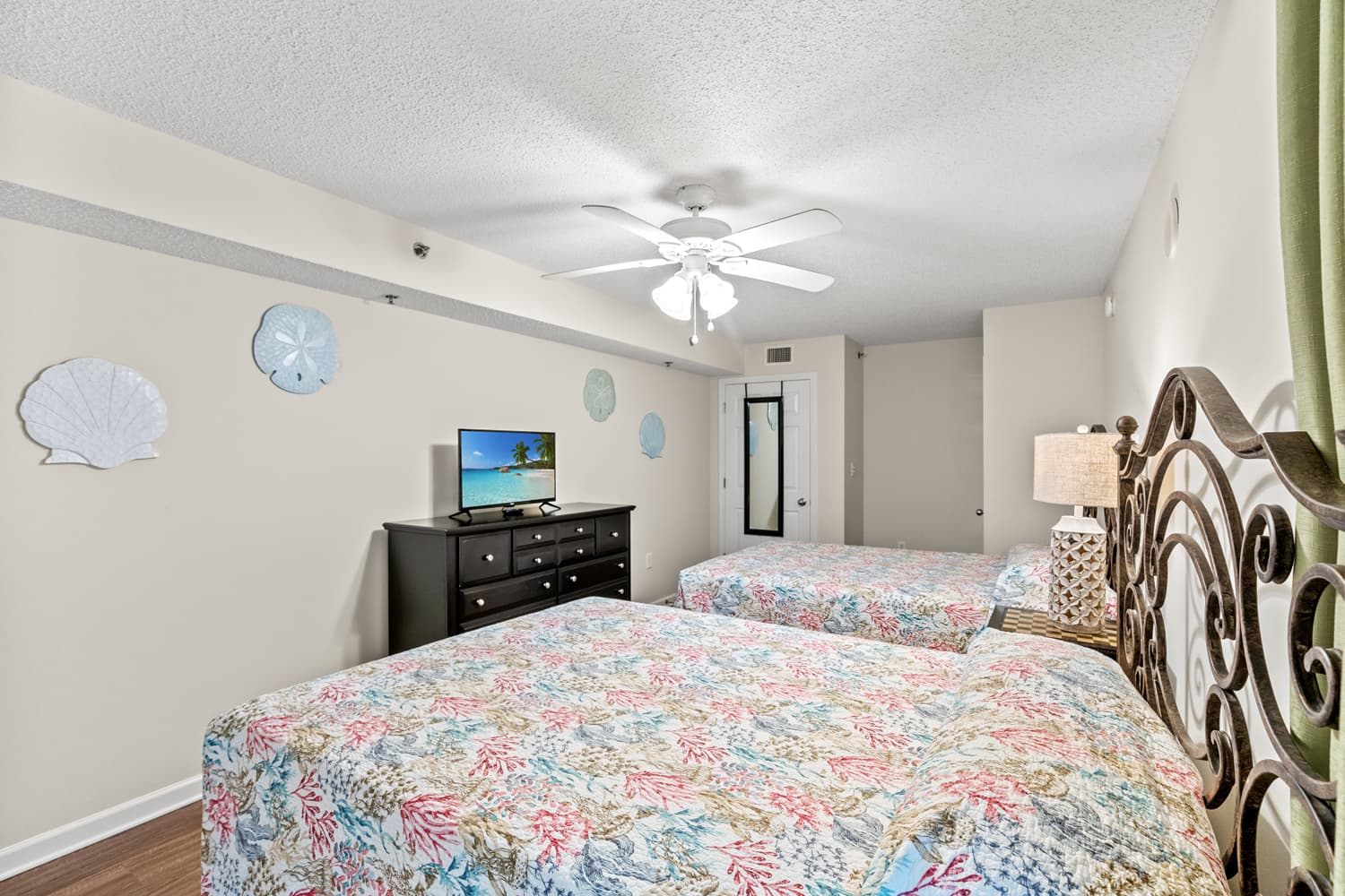 Crescent Shores - S 1008